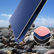 Lade das Bild in den Galerie-Viewer, Moozy Wallet Case für Samsung S10 Lite, Dark Blue Carbon – Metallischer Kantenschutz Magnetverschluss Flip Cover mit Kartenhalter
