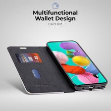 Lade das Bild in den Galerie-Viewer, Moozy Wallet Case für Samsung A51, Black Carbon – Metallischer Kantenschutz Magnetverschluss Flip Cover mit Kartenhalter
