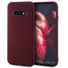 Carica l&#39;immagine nel visualizzatore di Gallery, Moozy Minimalist Series Silicone Case for Samsung S10e, Wine Red - Matte Finish Slim Soft TPU Cover
